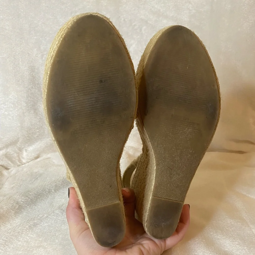 Steve Madden Eira Espadrille Wedge Size 10 Beige Stretchy Strappy Sandal Heel